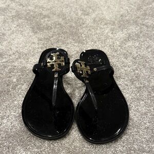 BARELY WORN Tory Burch Black Sandals with Gold Emblem